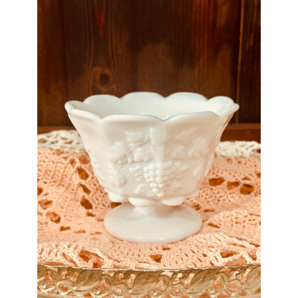 Vintage Westmoreland Milk Glass Compote Footed Pedestal Dish Paneled Grape Mint